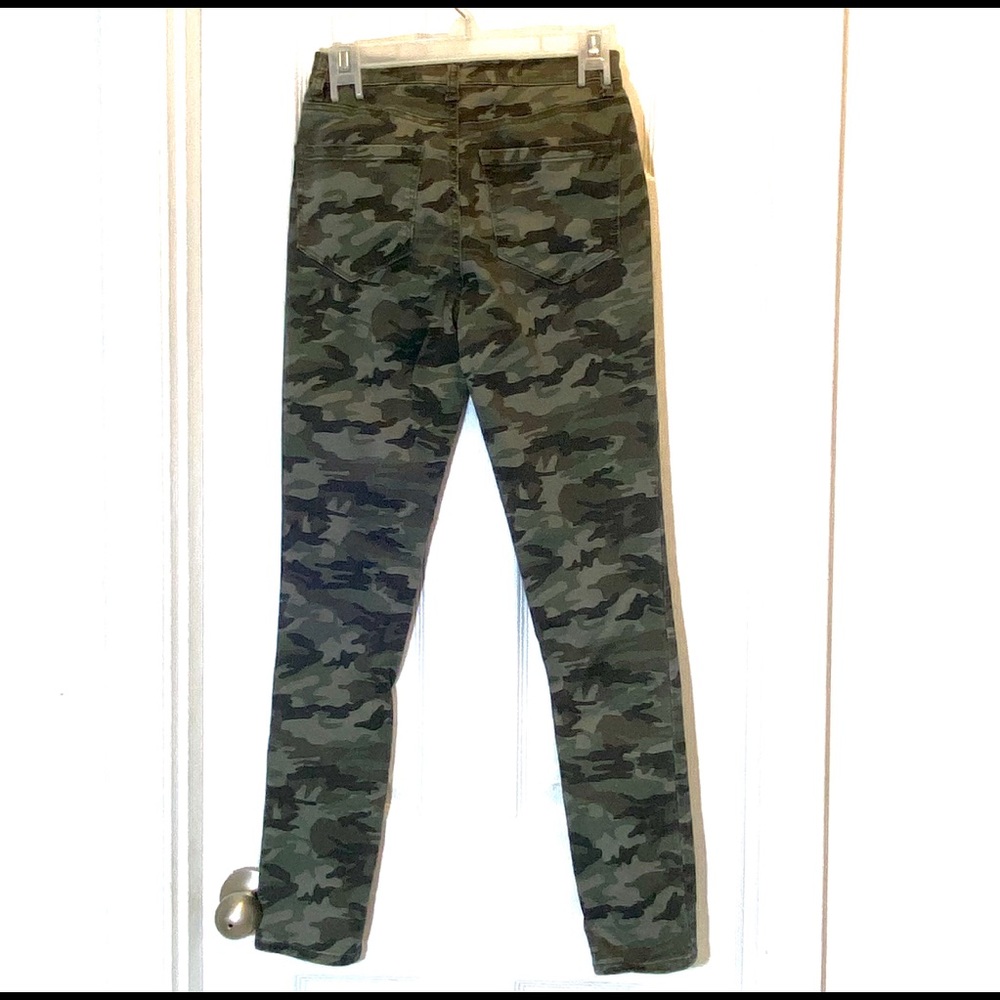 Mudd Camo Distressed Skinny Jeans Size 3